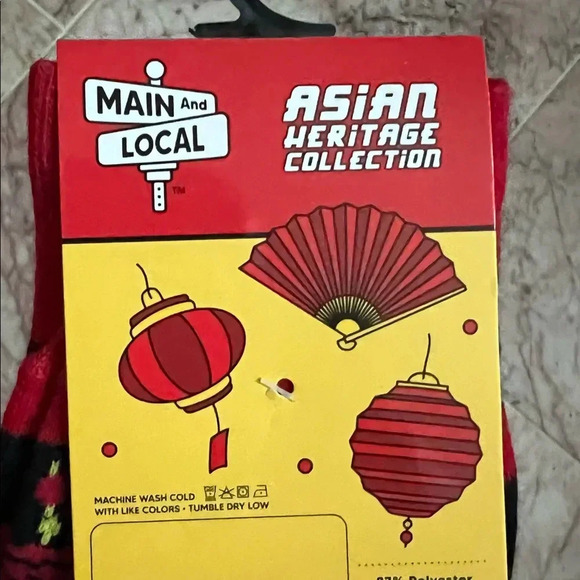 Asian Heritage Sock Collection - Chinese Lantern Crew Socks - Picture 4 of 4